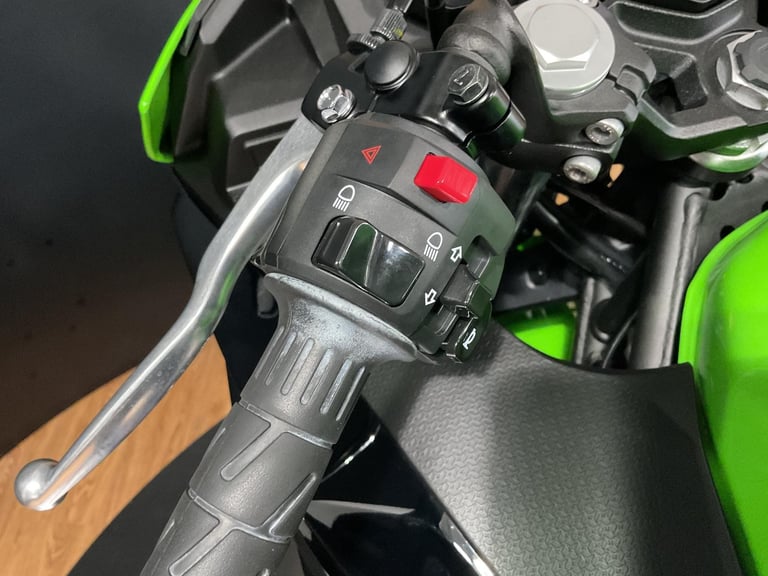 Kawasaki Ninja 500 SE KRT with just 2300 Miles and One Owner! FREE UK DELIVERY!