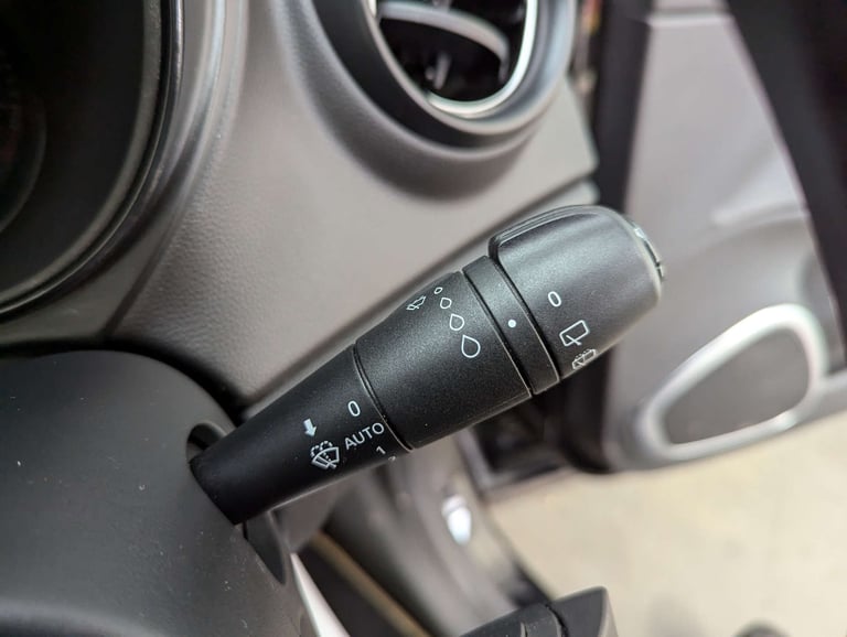 2018 Renault Captur 0.9 Captur Iconic TCe 5dr SUV Petrol Manual