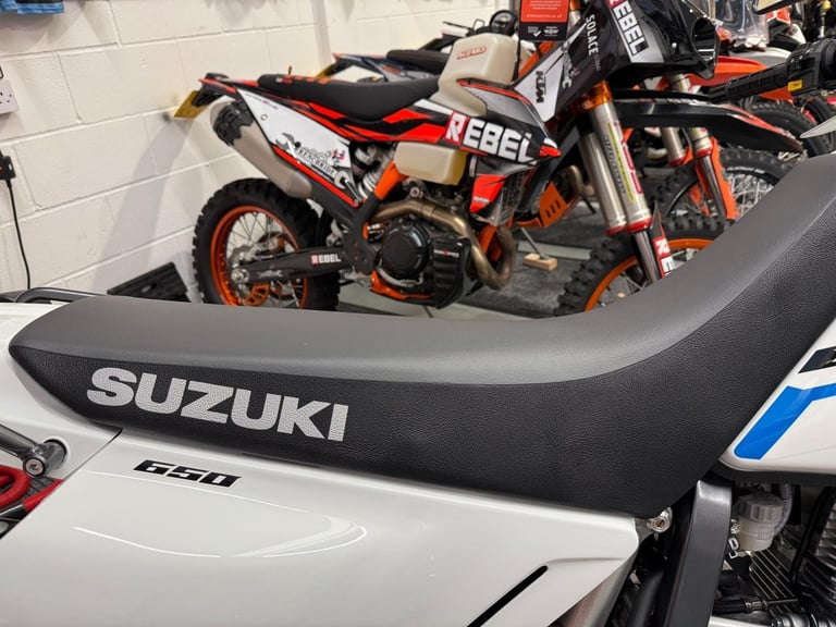 Suzuki DR650 Dual Sport 2025