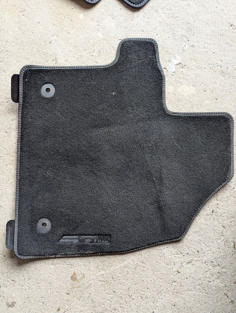 Kia EV6 car mats, GT line branding