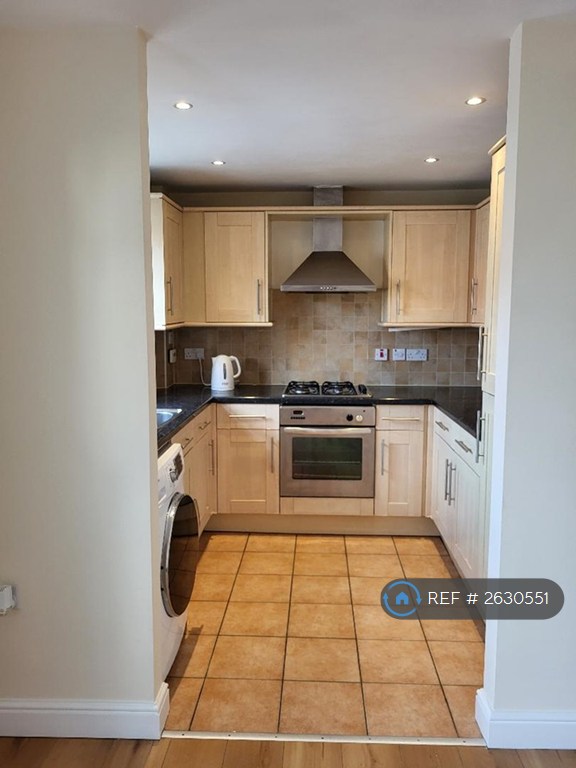 2 bedroom flat in Gainsborough Court, Sudbury, CO10 (2 bed) (#2630551)