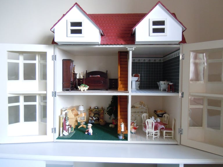 Dolls House complete with Furniture,Figures,Toys,Crockery,Pans,Xmas decorations and Accessories