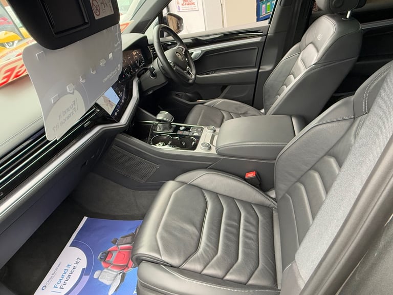 2020 Volkswagen Touareg 3.0 V6 TDI 4Motion Black Edition 5dr Tip Auto ESTATE Diesel Automatic