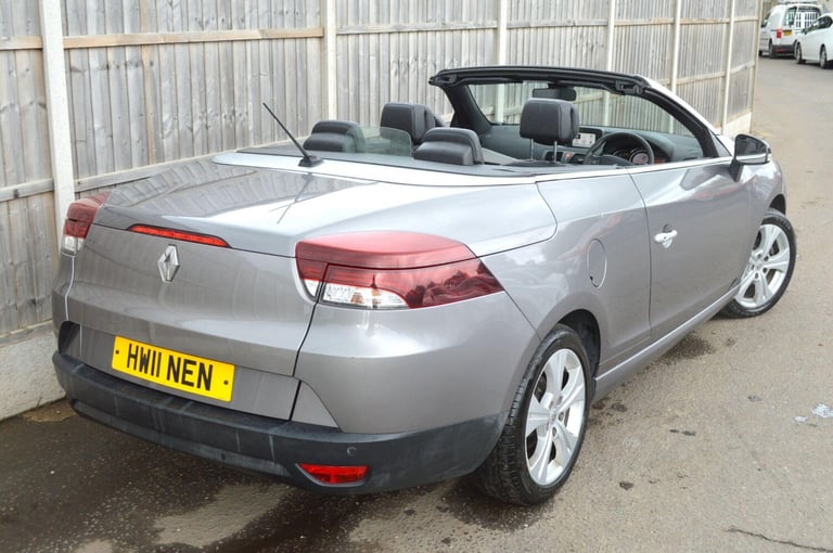 2023 Renault MEGANE DYNAMIQUE TOMTOM V 2.0 16V Dynamique TomTom CVT Euro 5 2dr PETROL Automatic