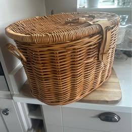  Harrods Oval Hinge Lidded Wicker Basket