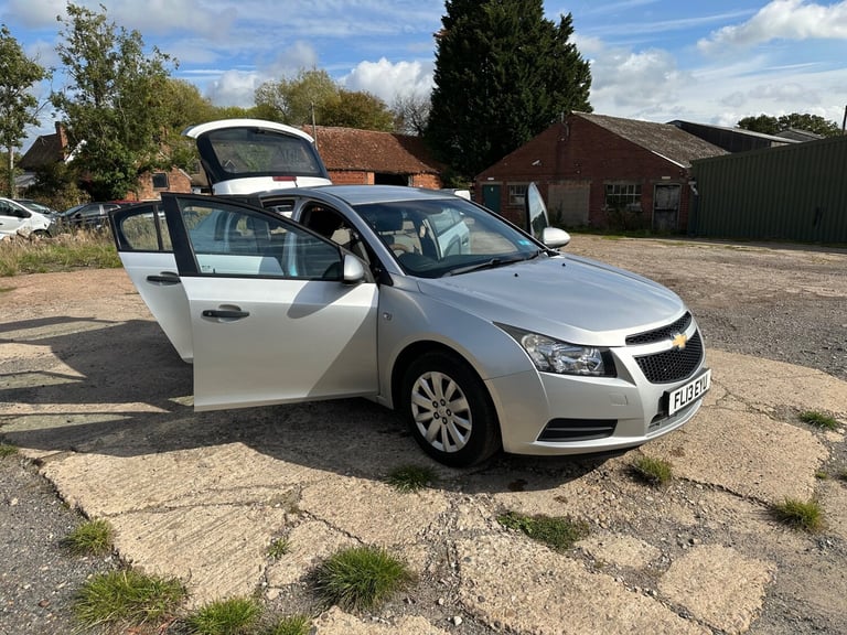 2013 Chevrolet Cruze 1.6 LS 5 DR HATCHBACK HATCHBACK Petrol Manual
