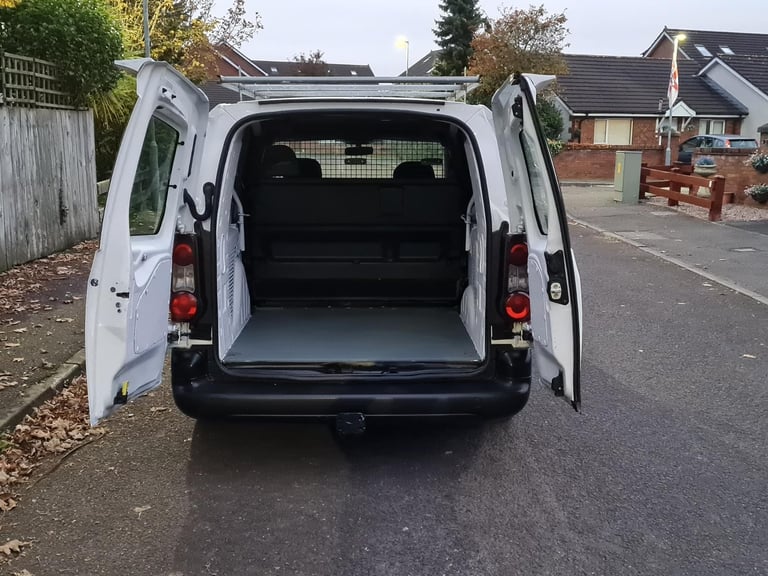 Factory Crew Van  Long Wheel Base Twin Side Loading Doors 2013 Peugeot Partner Professional HDI