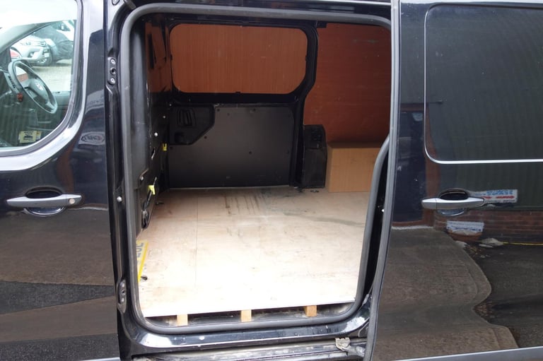 Vauxhall Vivaro 3100 2.0d 145PS Dynamic H1 Van Auto DIESEL AUTOMATIC 2022/22