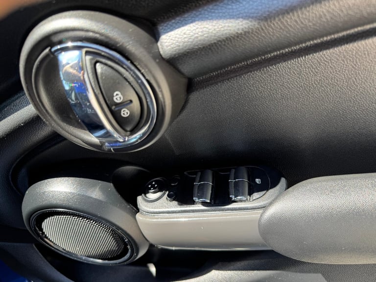 2014 MINI Cooper 1.5 AUTO 5DR Hatchback Petrol Automatic