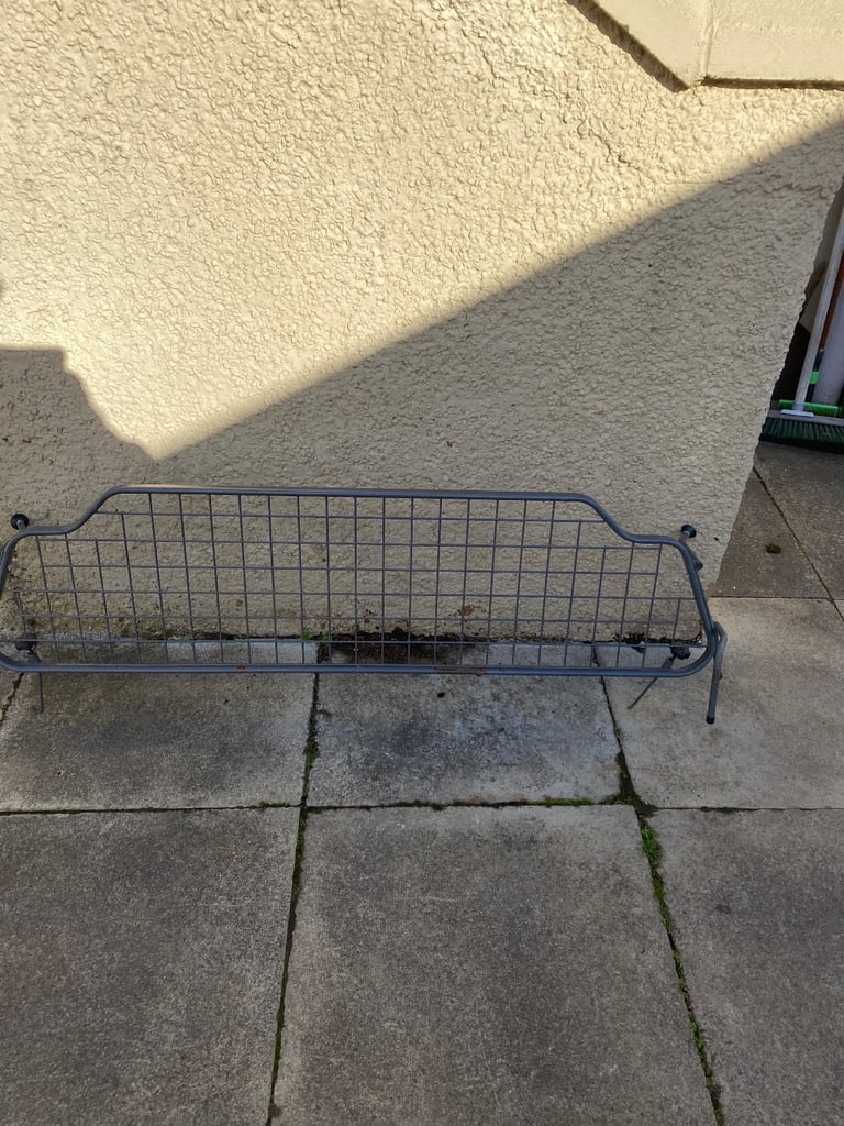 Freelander2 dog guard