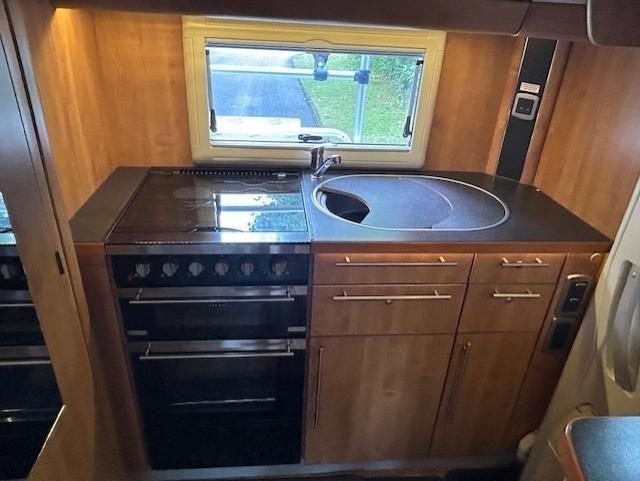 2010 AUTO-TRAIL NAVAJO 4 BERTH AUTOMATIC MOTORHOME FOR SALE