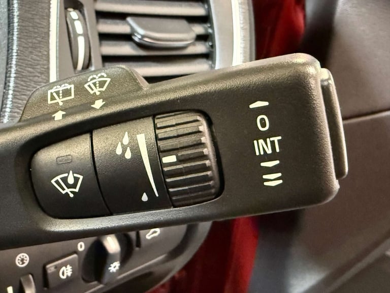 2018 Volvo V40 T3 [152] Cross Country Pro 5dr Geartronic HATCHBACK PETROL Automatic