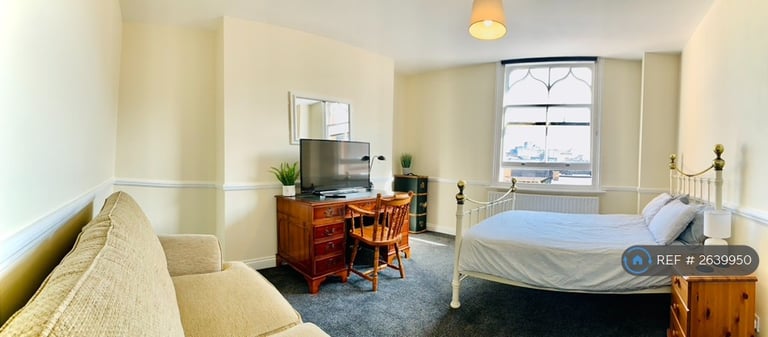 3 bedroom flat in Digby Chambers, Bournemouth, BH1 (3 bed) (#2639950)