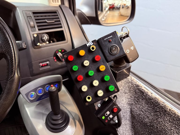 2011 Volkswagen Caravelle 2.0 TDI Executive DSG Euro 5 5dr MPV Diesel Automatic