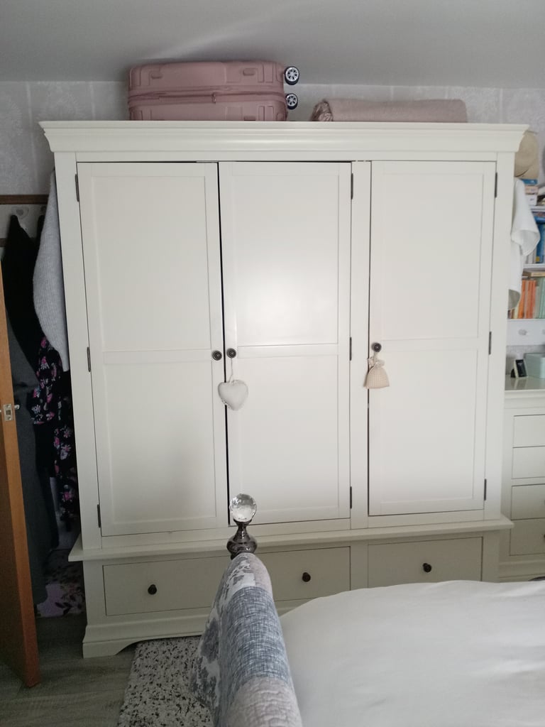 image for Country style walldrobe
