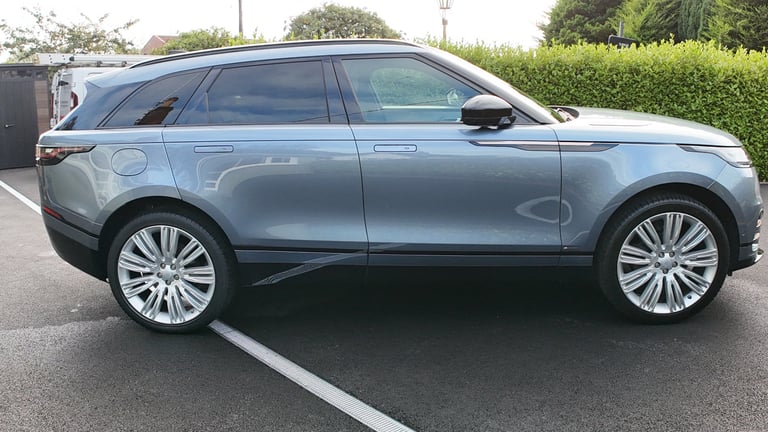Range Rover Velar 2.0 D240 R-DYNAMIC HSE Bryon Blue