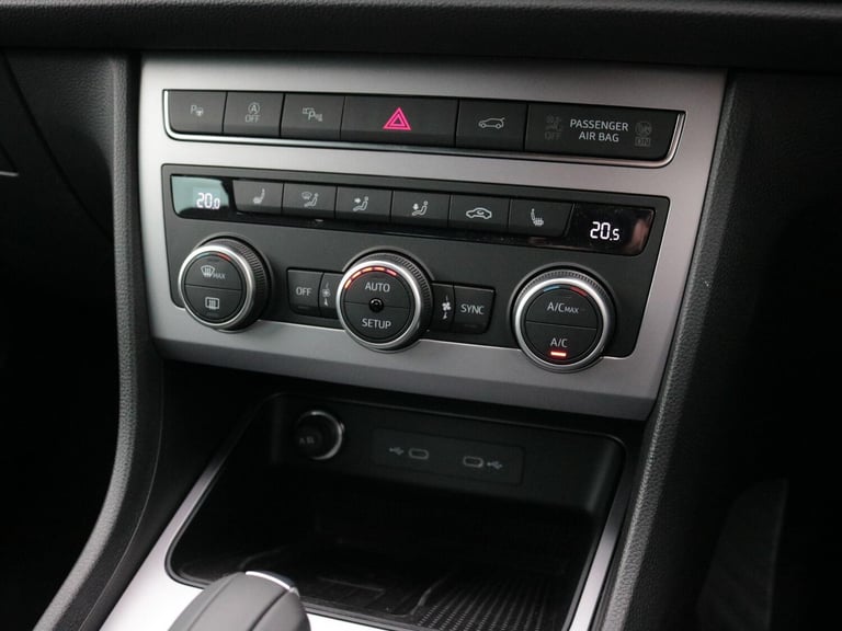 2025 SEAT Ateca 1.5 TSI EVO FR Black Edition 5dr DSG HATCHBACK PETROL Automatic