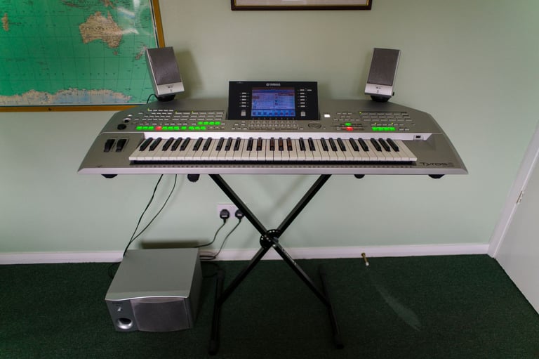 Yamaha Tyros2 Workstation Arranger Keyboard