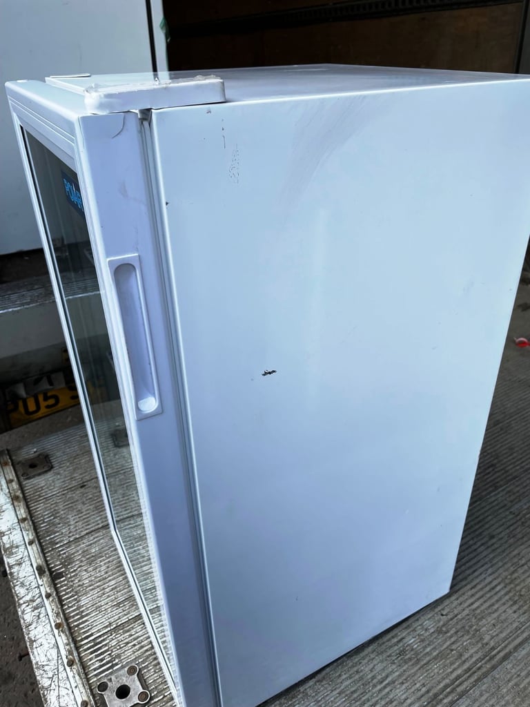 Polar C-Series Under Counter Display Fridge White - BRAND NEW- LOW ENERGY