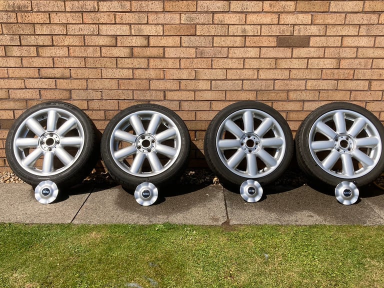 Mini 4x100 17”x7J R104 series Wheels, very good cond. 