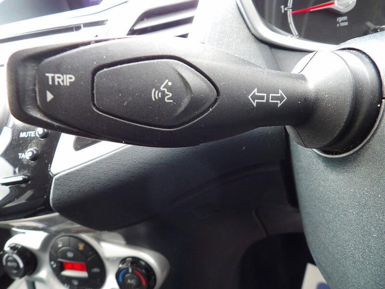 2012 Ford Fiesta Titanium Hatchback Petrol Manual