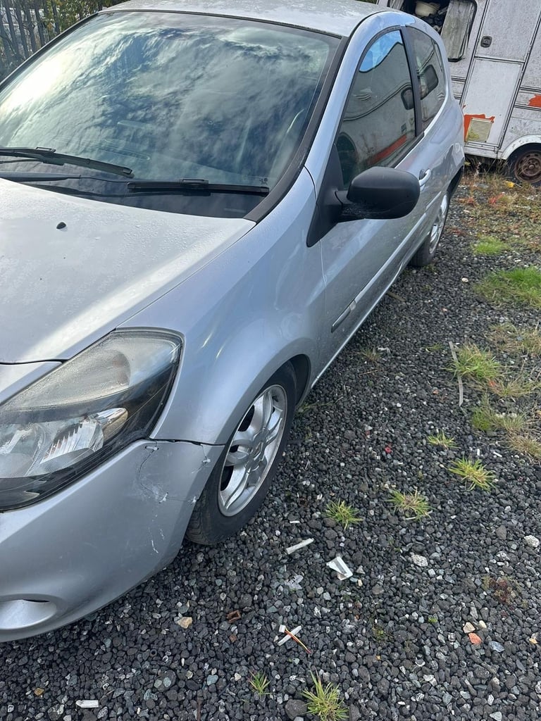 2012 Renault Clio dynamics tom tom