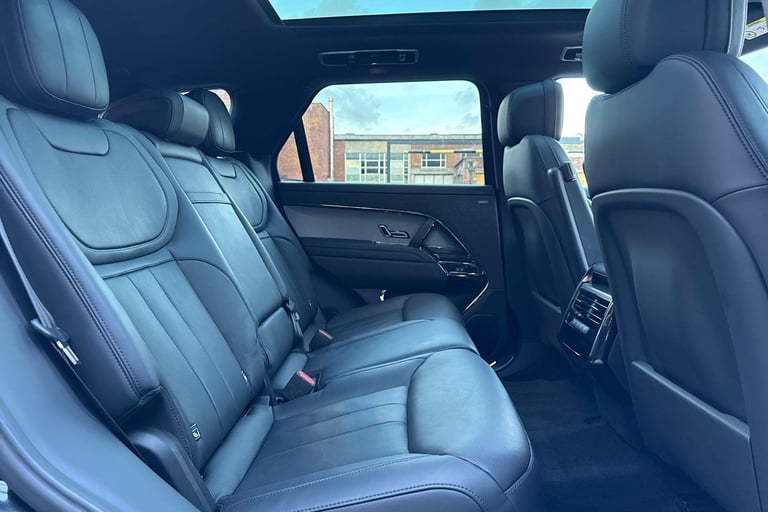 2023 Land Rover Range Rover Sport 3.0 P440e 38.2kWh Dynamic SE SUV 5dr Petrol Plug-in Hybrid Auto...