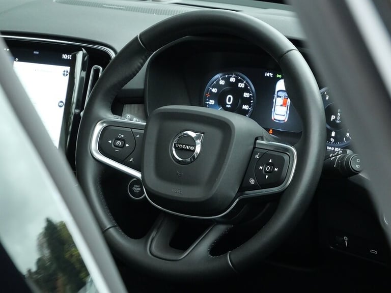 2020 Volvo XC40 2.0 B4P Inscription Pro 5dr Auto ESTATE PETROL Automatic