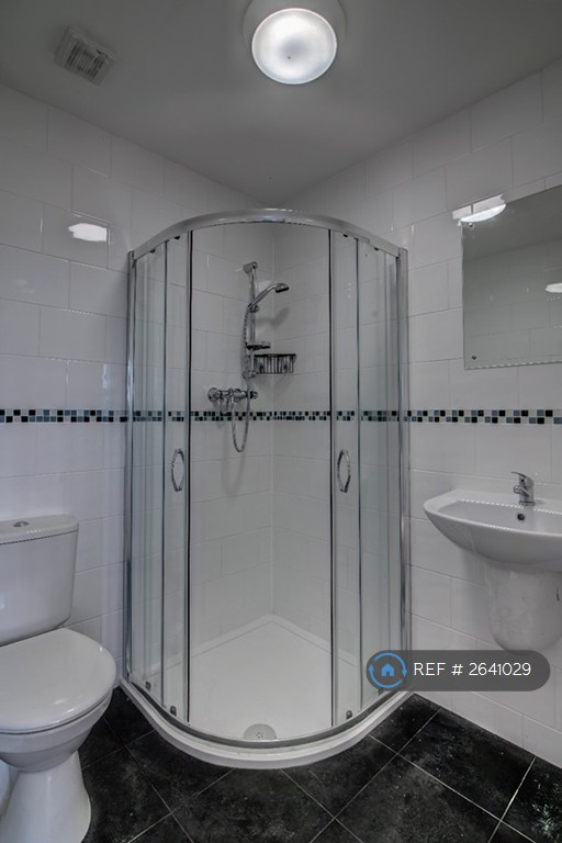 7 bedroom flat in Stonemasons Close, Liverpool, L7 (7 bed) (#2641029)
