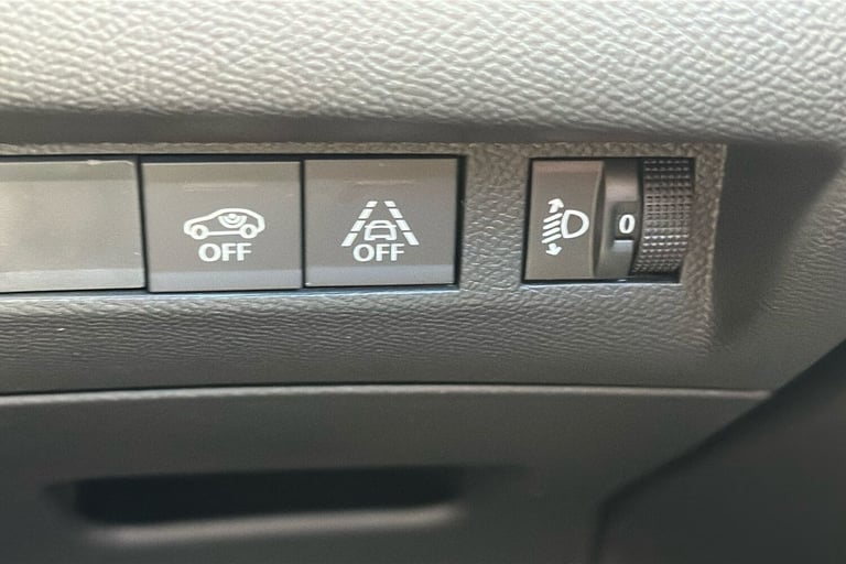  Peugeot 208 1.2 Puretech Allure Premium Hatchback 5dr Petrol Manual Euro 6 s/s