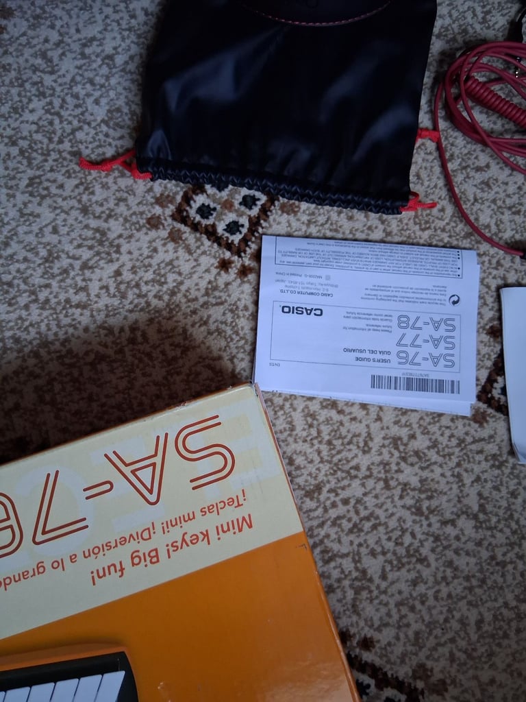 Casio SA 76 Electronic Keyboard