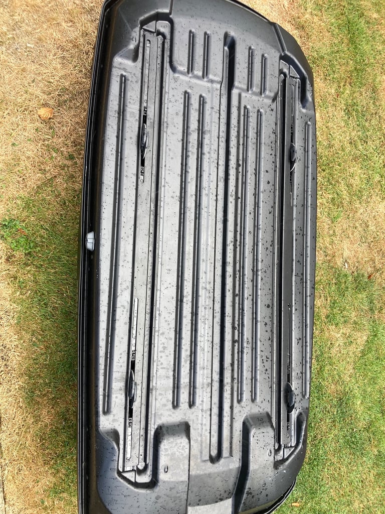 Thule Force XT Medium top box
