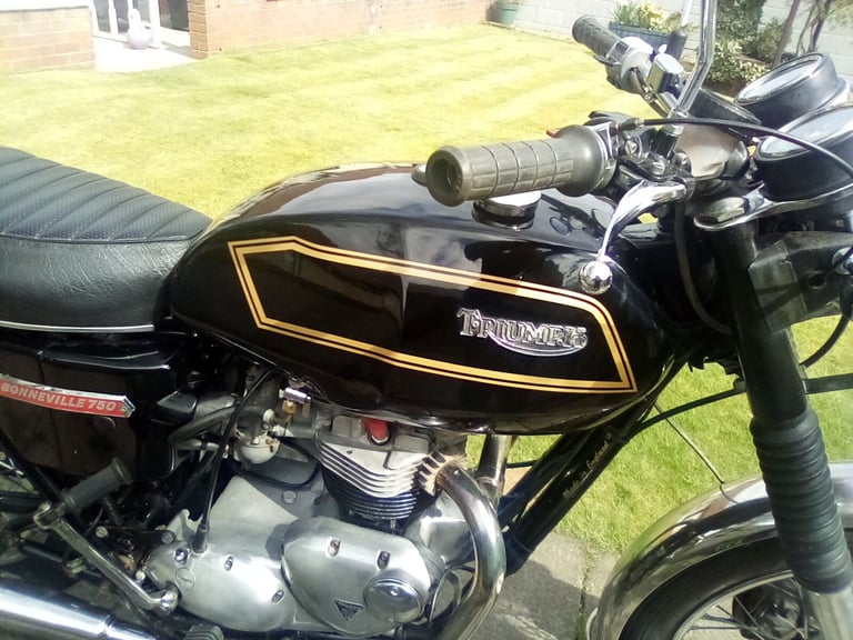 Triumph bonnieville t140v moo