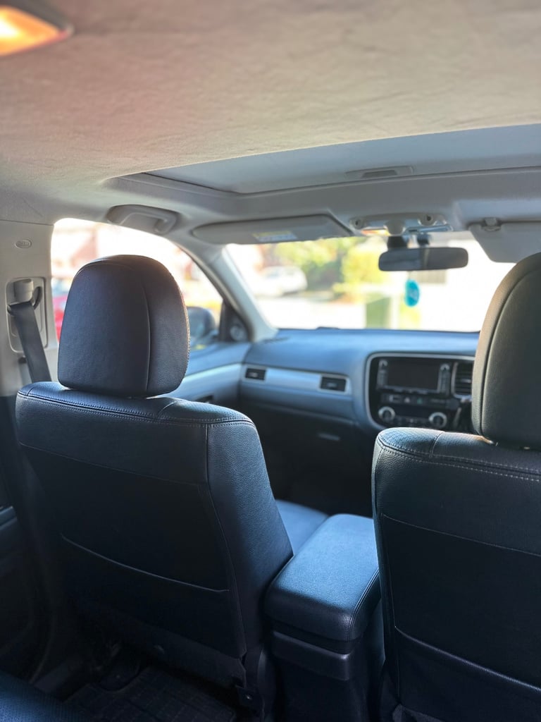 Mitsubishi, OUTLANDER, Estate, 2015, Other, 1998 (cc), 5 doors
