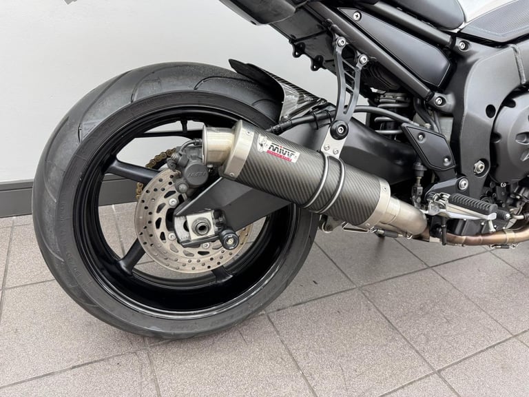 YAMAHA FZ1 N FAZER 1000 SILVER 2007 07 REG JUST 15,015 MILES MIVV FULL SYSTEM