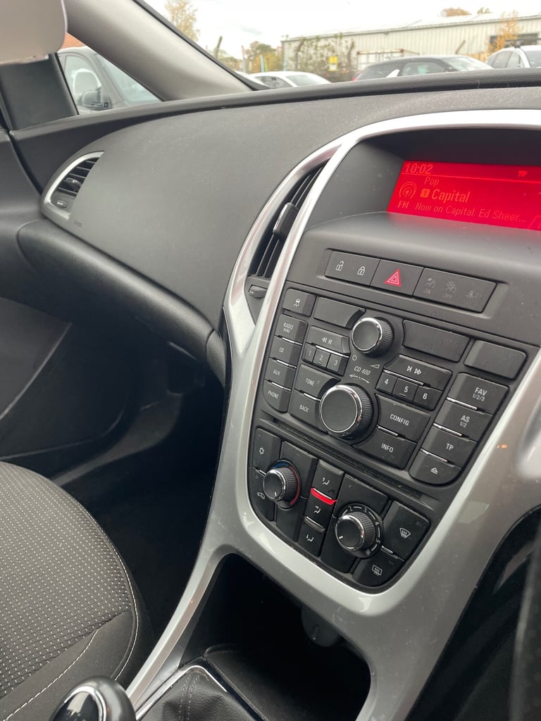 2014 Vauxhall Astra 1.6i 16V SRi 5dr HATCHBACK Petrol Manual