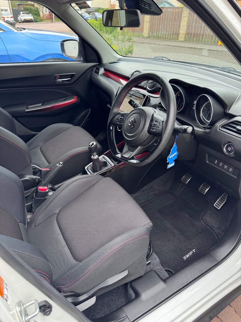 Suzuki, SWIFT, Hatchback, 2018, Manual, 1373 (cc), 5 doors