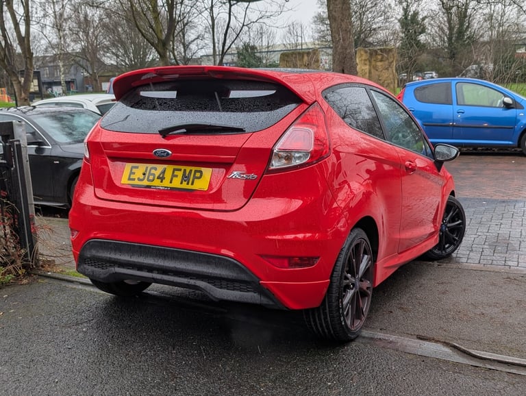 2014 Ford Fiesta 1.0 EcoBoost 140 Zetec S Red 3dr HATCHBACK Petrol Manual