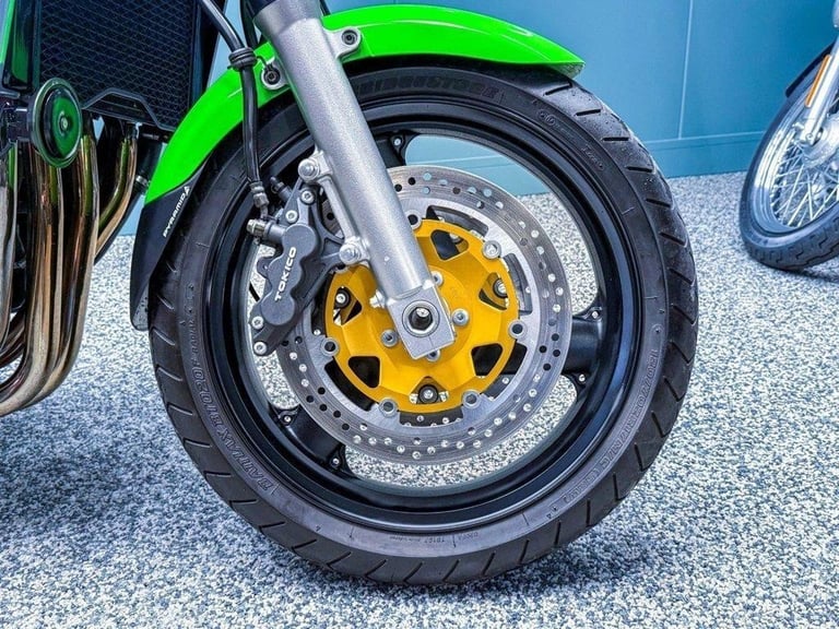 2007 07 KAWASAKI ZRX1200 R 1164CC - 714 MILES - RARE COLLECTOR BIKE - LOW MILES