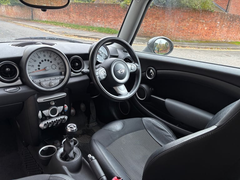 Mini Cooper, Hatchback, 2010, Manual, 1598 (cc), 3 doors