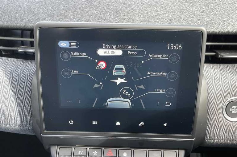 2025 Renault Clio 1.6 E-TECH techno Hatchback 5dr Petrol Hybrid Auto Euro 6 (s/s) (145 ps) Hatchb...