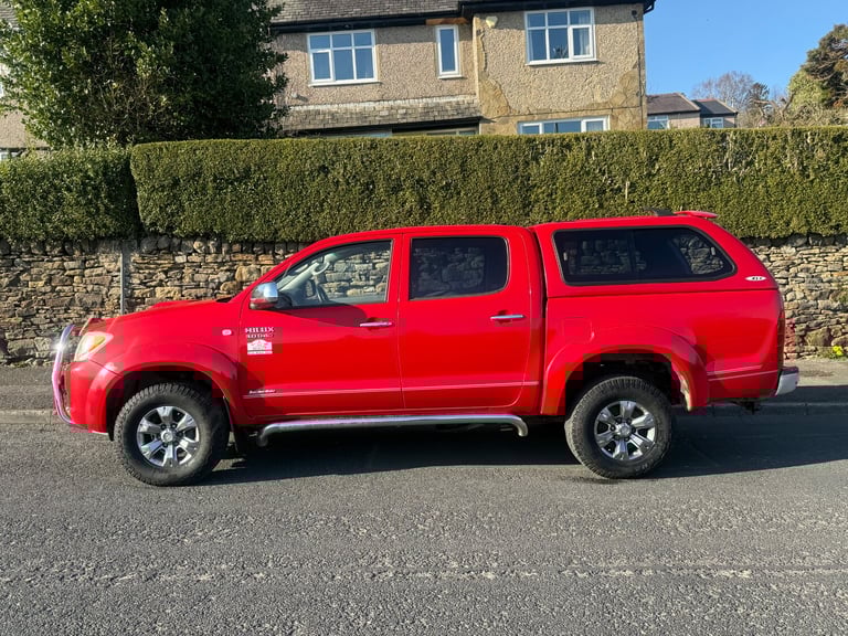 2008 TOYOTA HILUX INVINCIBLE DOUBLE CAB D/C 3.0 D4-D MANUAL 4X4 RED
