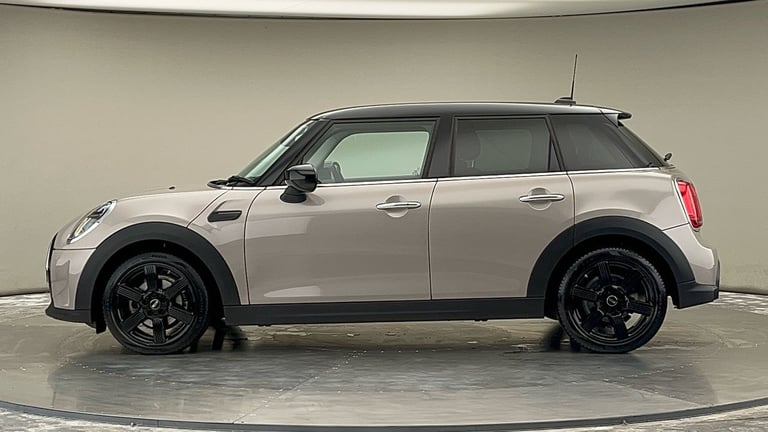 2024 MINI Hatch 5-Door Hatch Cooper Classic Hatchback Petrol Automatic