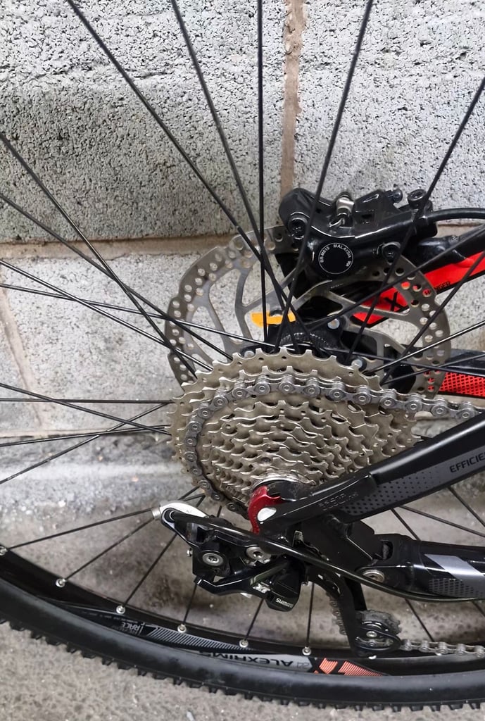 💥FULL SUS CUBE STING 29ER💥 [USED A COUPLE OF TIMES] HAS MANITOU REMOTE FORKSSIZE MEDIUM £600