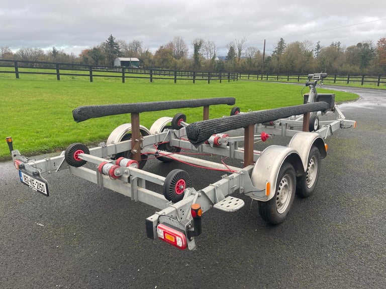 Heavy duty boat trailer 