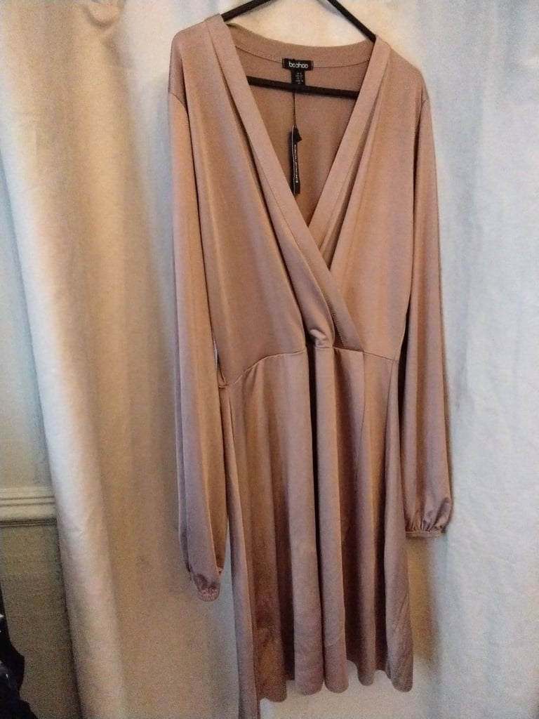 Boohoo dress size 16 New With Tags 