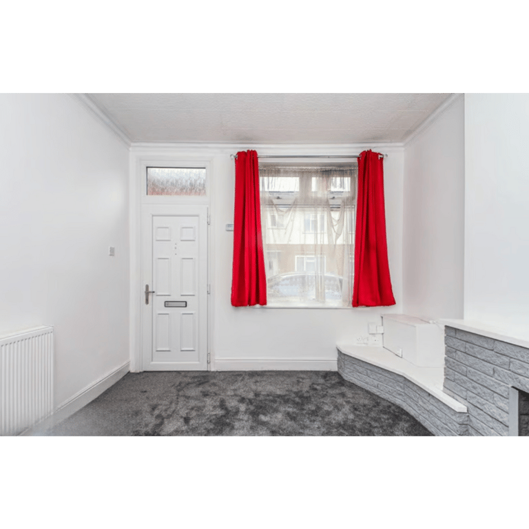 Modern 2-Bedroom House | Renovated | Fitted Kitchen | Parking | Garden | Burnside St., Derby - DE24