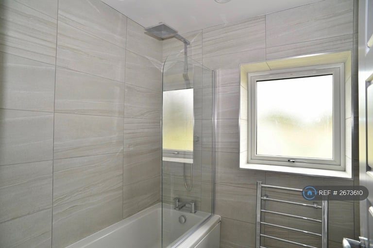 2 bedroom flat in Long Close Lane, Leeds, LS9 (2 bed) (#2673610)