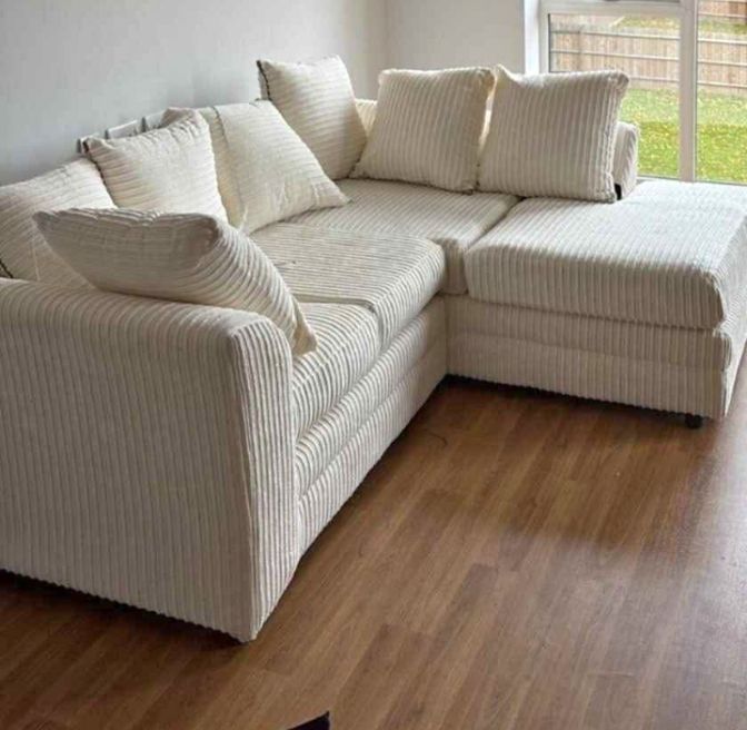 Brand New lovely 4 seater corner sofa available cash on delivery