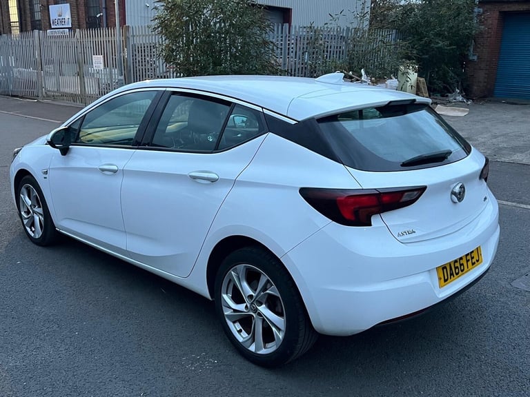 2016 Vauxhall Astra 1.6 CDTi 16V 136 SRi Nav 5dr HATCHBACK Diesel Manual